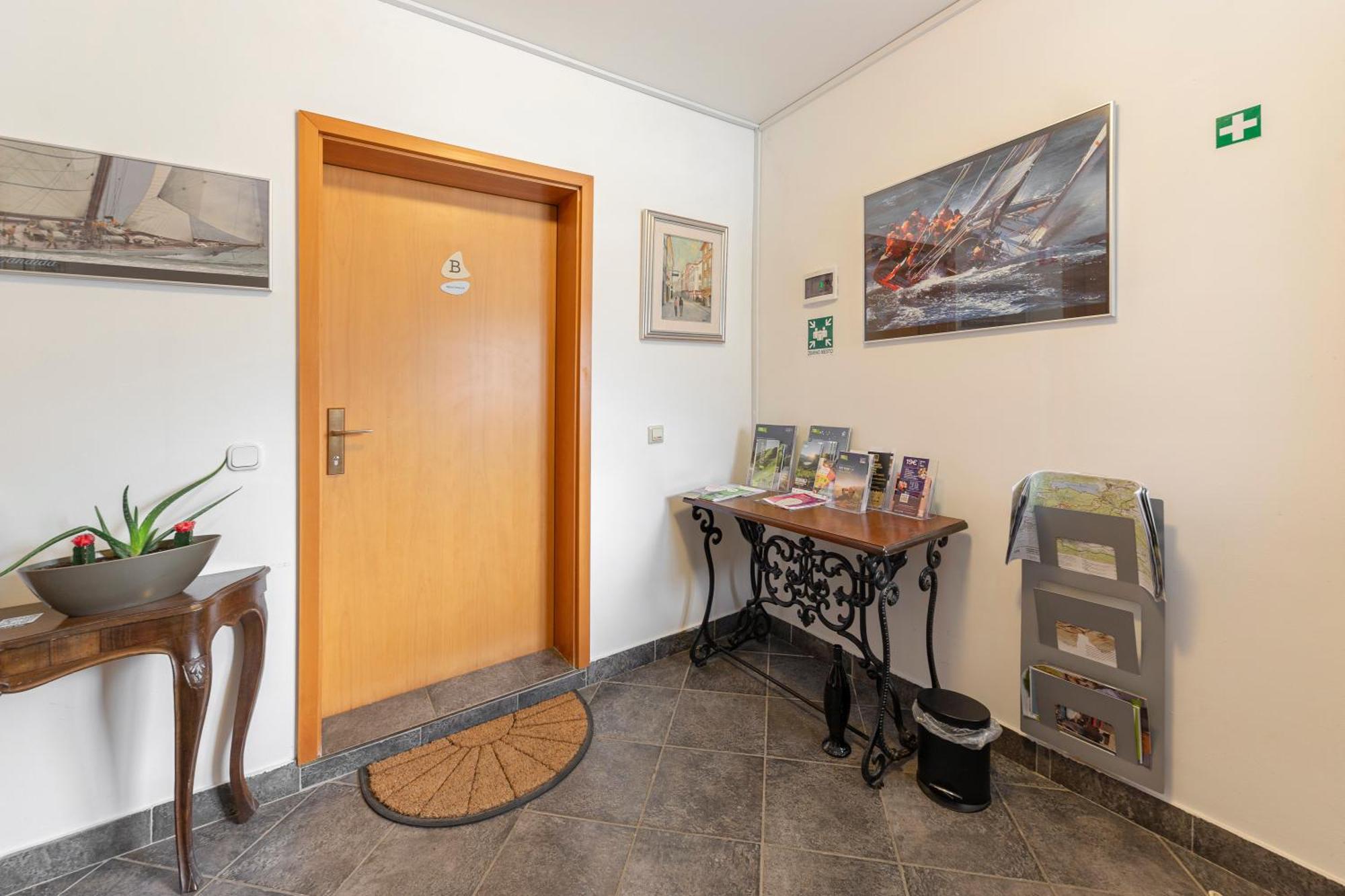 Vila Art Ljubljana Exteriör bild